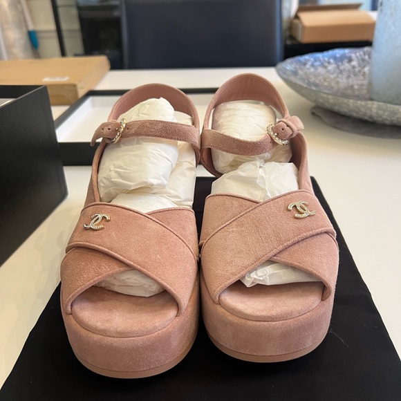 2024 Chanel cc interlocking suede sandals - Picture 7 of 9